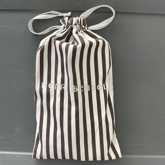 Henri Bendel - suede shoulder bag with gold chain - Picture 2 of 9